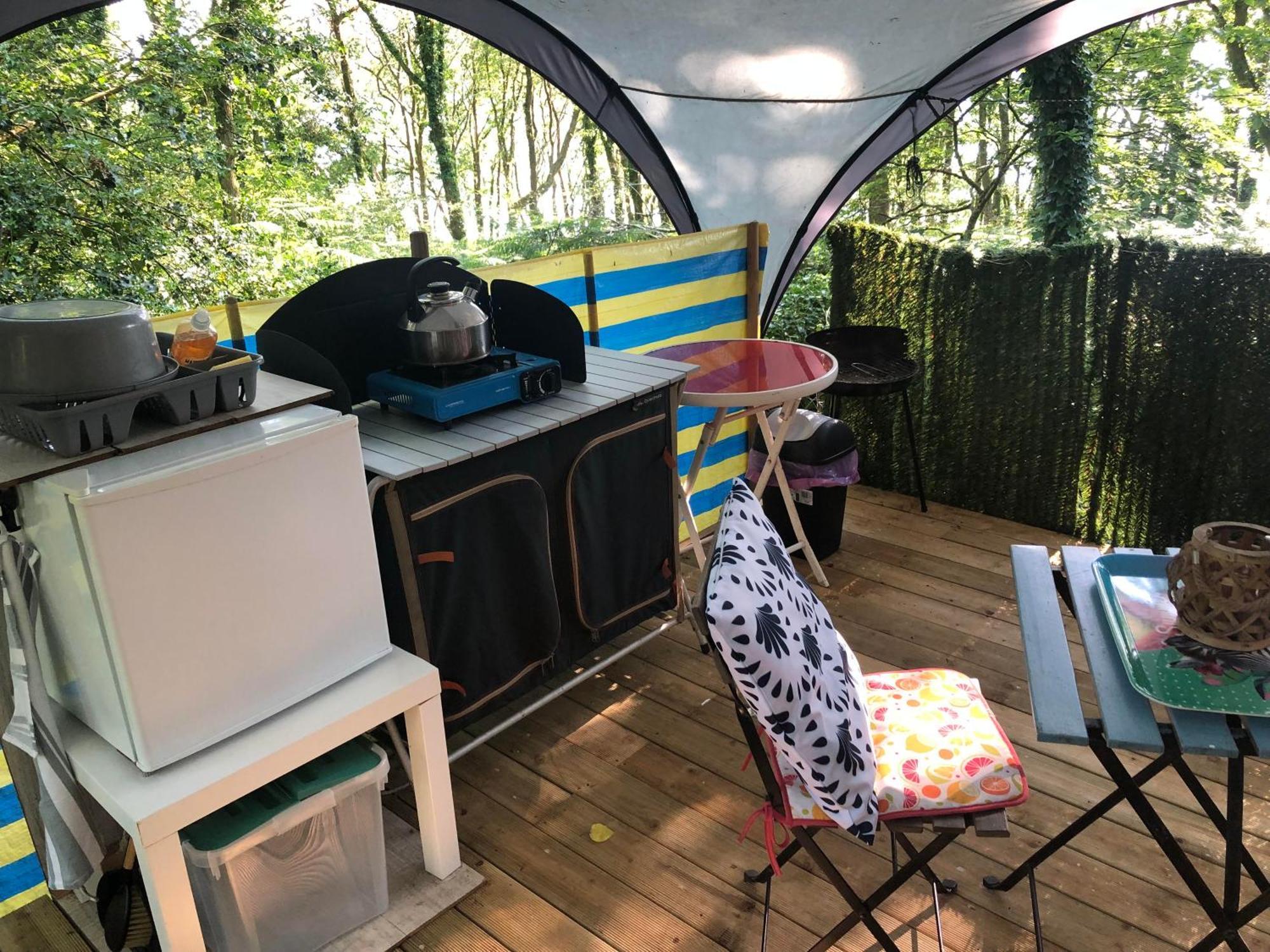 Camping Au Lac Du Drennec Glamping Tent Commana 외부 사진
