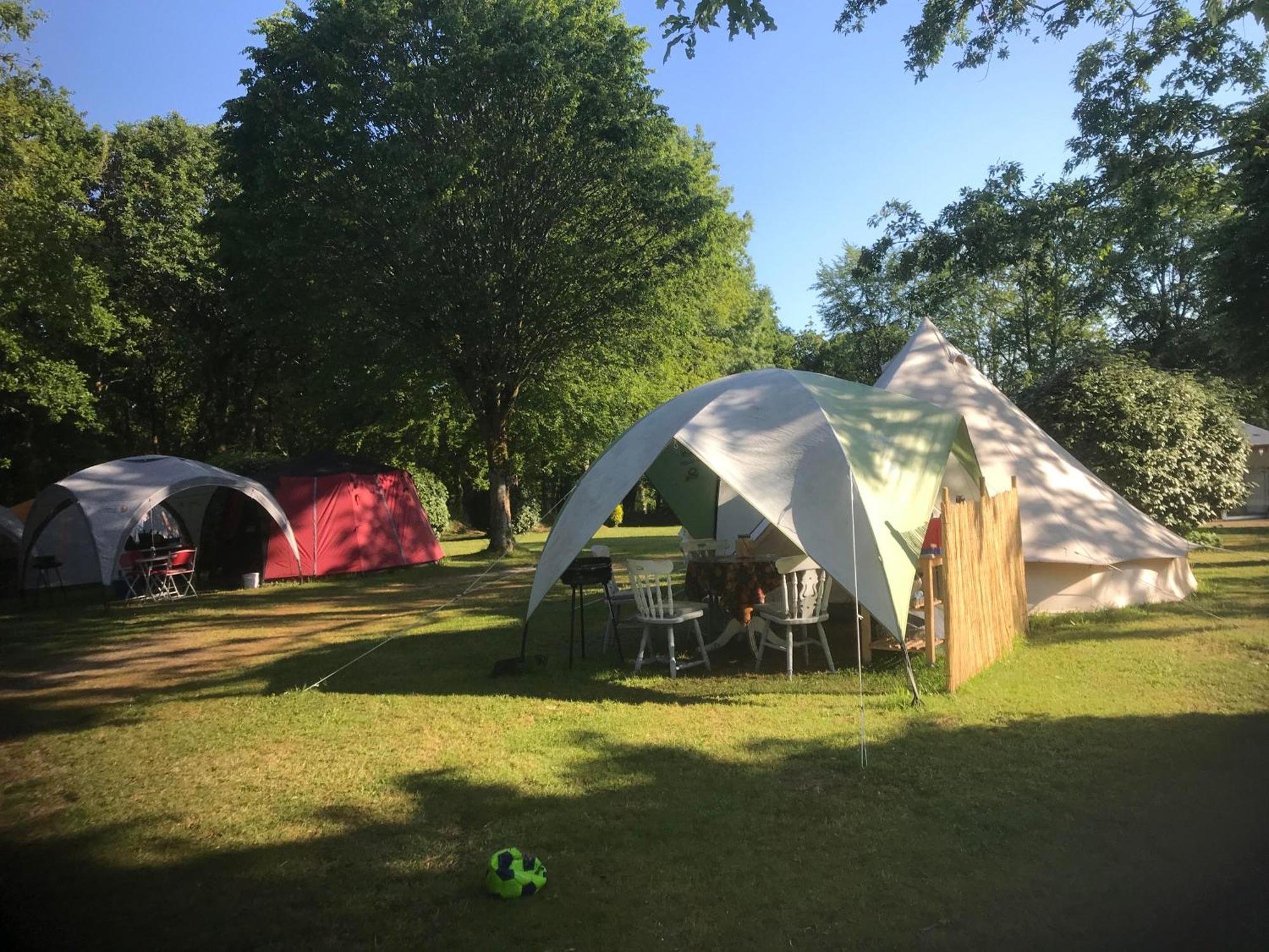 Camping Au Lac Du Drennec Glamping Tent Commana 외부 사진